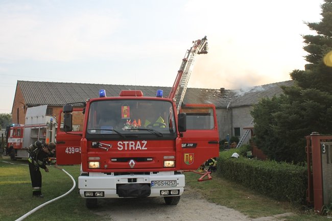 Spłonął budynek w Pogorzeli - zdjęcia