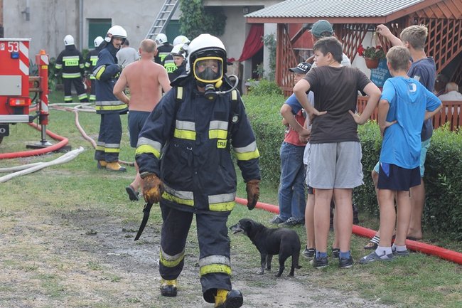 Spłonął budynek w Pogorzeli - zdjęcia