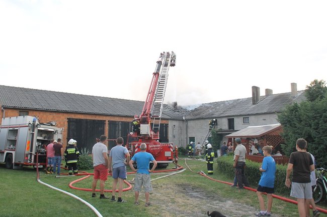 Spłonął budynek w Pogorzeli - zdjęcia