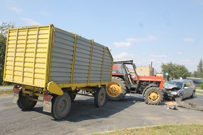 Zderzyli się na skrzyżowaniu - zdjęcia