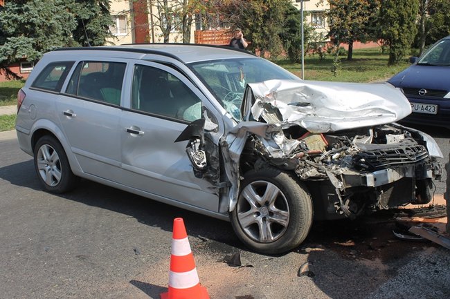 Zderzyli się na skrzyżowaniu - zdjęcia