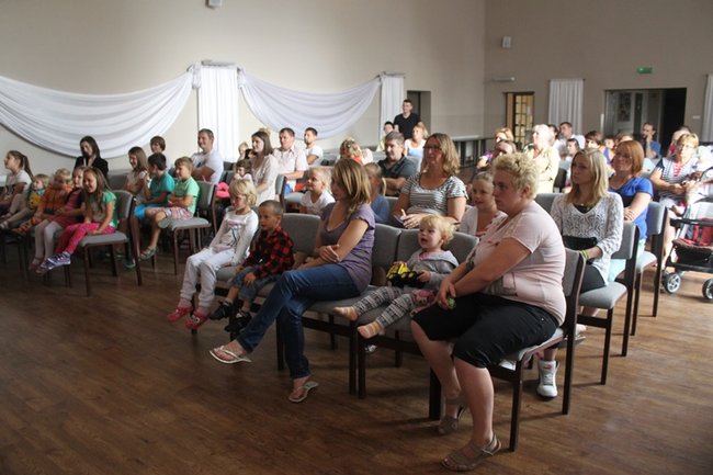 Przedstawienie z niezwykłymi aktorami - zdjęcia