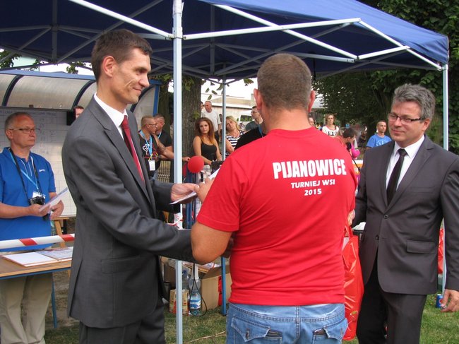 Fortuna toczyła się... pomidorem - zdjęcia