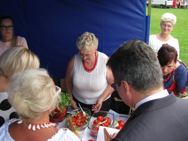 Fortuna toczyła się... pomidorem - zdjęcia