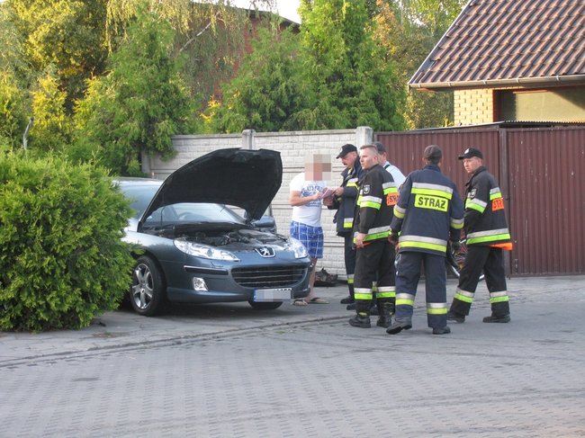 Próbował ratować auto - zdjęcia