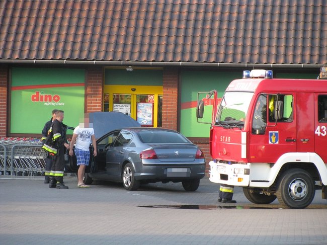 Próbował ratować auto - zdjęcia