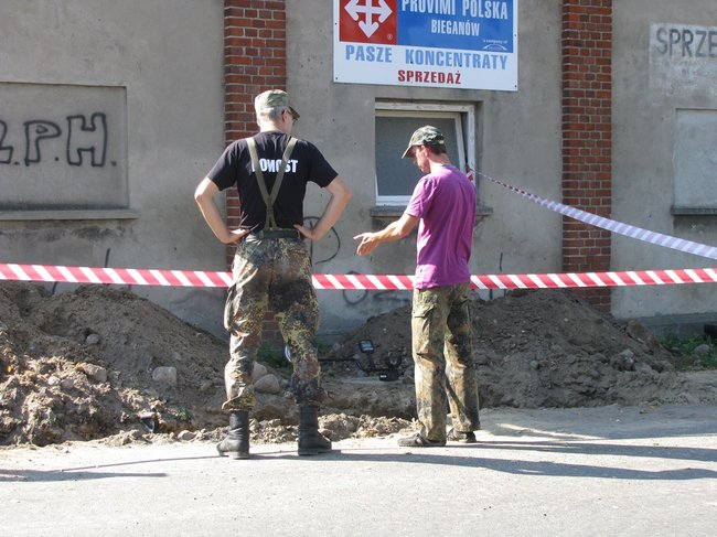 Ludzkie kości w centrum wioski - zdjęcia