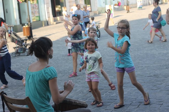 Afrykańskie rytmy na rynku - zdjęcia