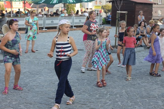 Afrykańskie rytmy na rynku - zdjęcia