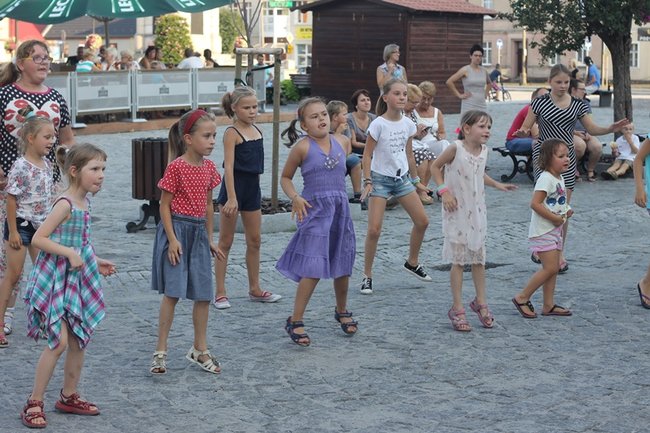 Afrykańskie rytmy na rynku - zdjęcia