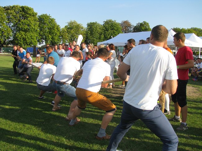 Firmy bawiły się na sportowo - zdjęcia