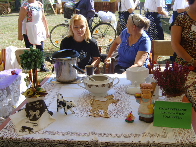 Posmakowali pyszności i dobrej zabawy - zdjęcia