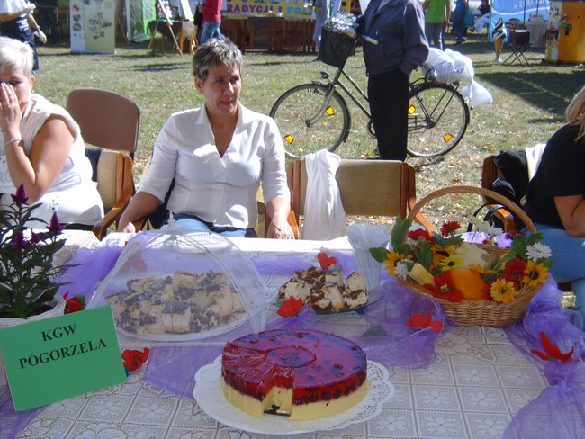 Posmakowali pyszności i dobrej zabawy - zdjęcia