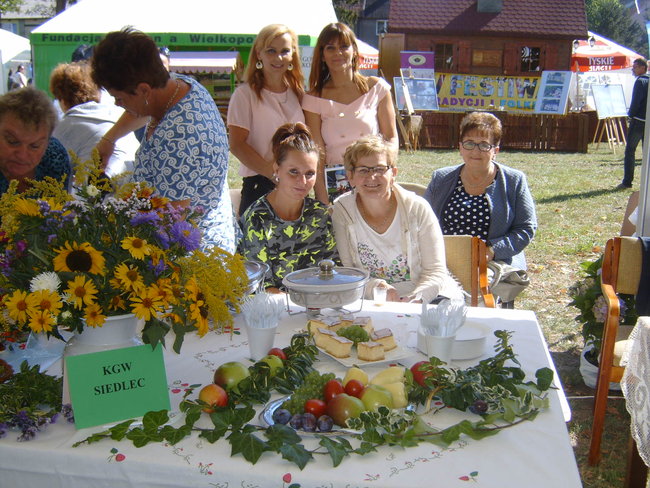 Posmakowali pyszności i dobrej zabawy - zdjęcia