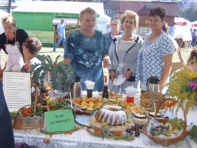 Posmakowali pyszności i dobrej zabawy - zdjęcia