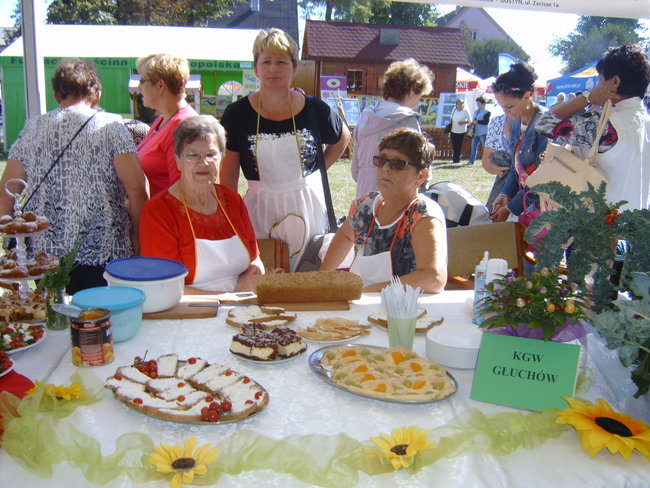 Posmakowali pyszności i dobrej zabawy - zdjęcia