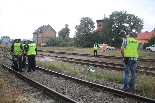 Zginął przechodząc przez tory - zdjęcia