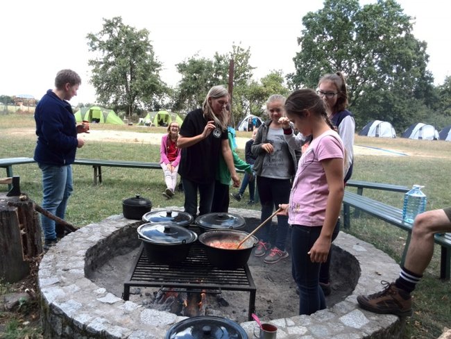 Jesienne harce w lesie - zdjęcia