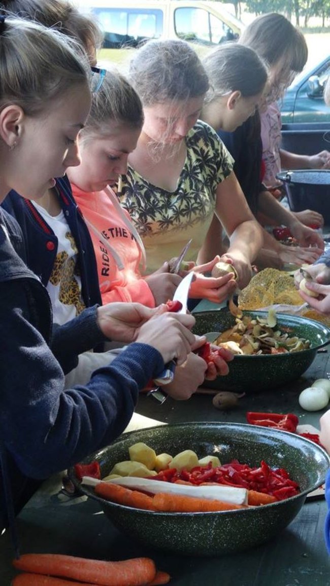 Jesienne harce w lesie - zdjęcia