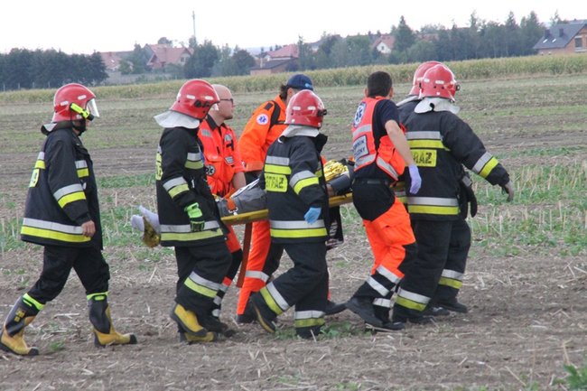 Motocyklista w ciężkim stanie - zdjęcia