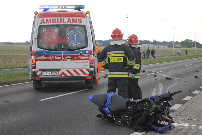 Motocyklista w ciężkim stanie - zdjęcia
