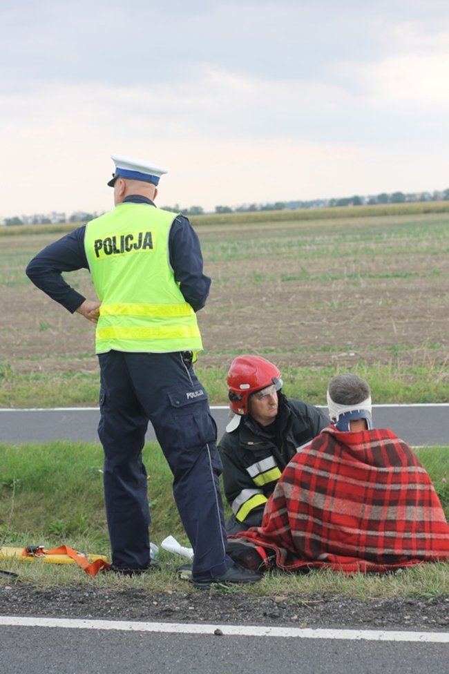 Motocyklista w ciężkim stanie - zdjęcia