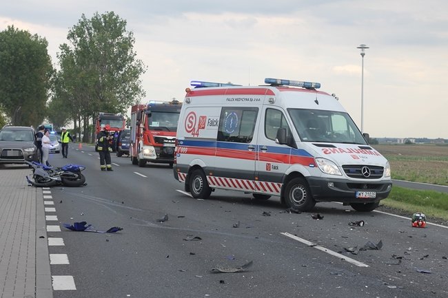 Motocyklista w ciężkim stanie - zdjęcia
