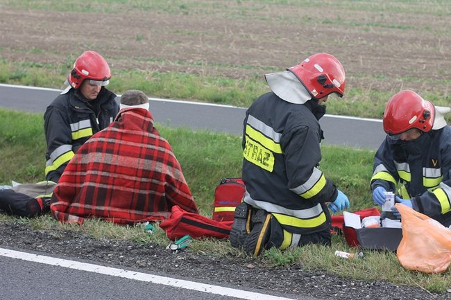 Motocyklista w ciężkim stanie - zdjęcia