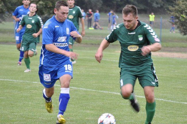 Piękna bramka zadecydowała o wyniku derbów ? zdjęcia