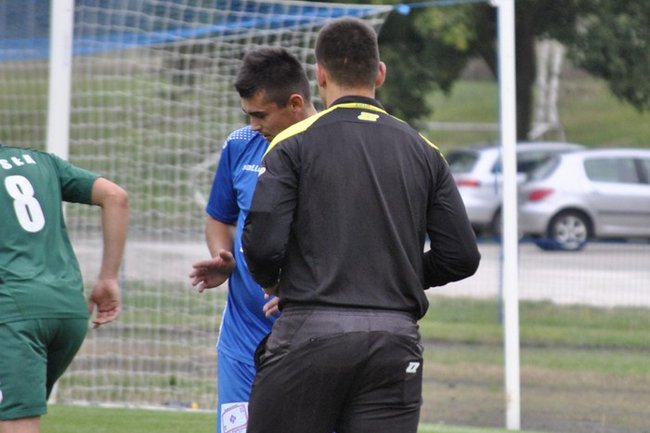 Piękna bramka zadecydowała o wyniku derbów ? zdjęcia