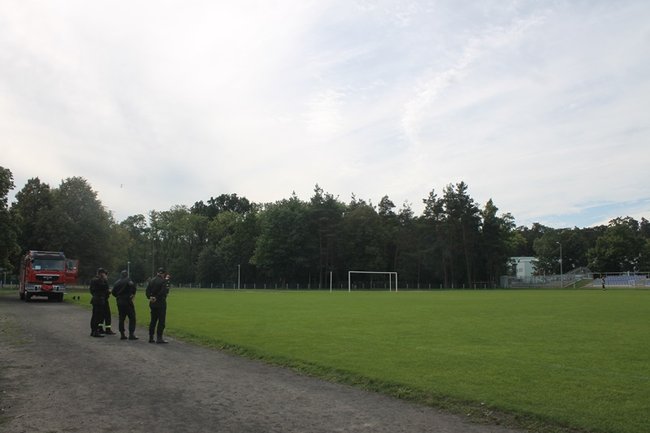 Prezydencki śmigłowiec na stadionie - zdjęcia