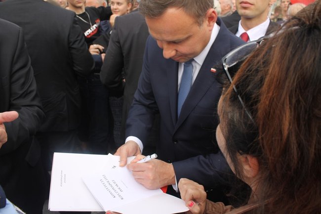 Tłum powitał prezydenta - fotorelacja