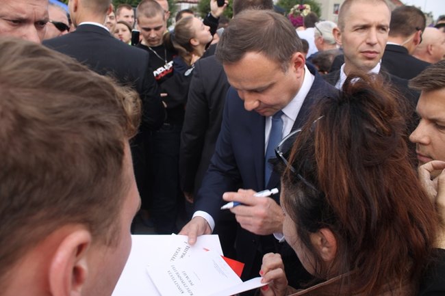 Tłum powitał prezydenta - fotorelacja