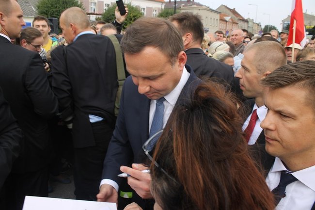 Tłum powitał prezydenta - fotorelacja