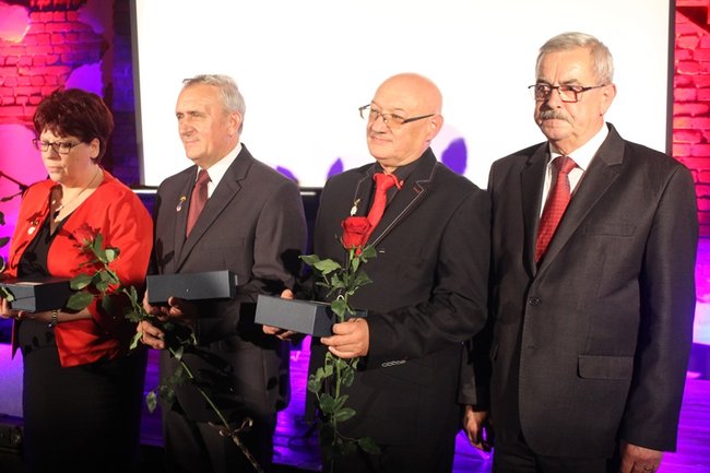 Sukces zawdzięczają ludziom - zdjęcia