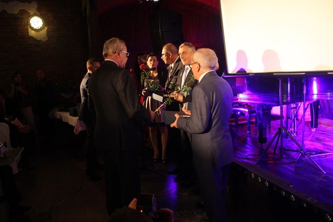 Sukces zawdzięczają ludziom - zdjęcia