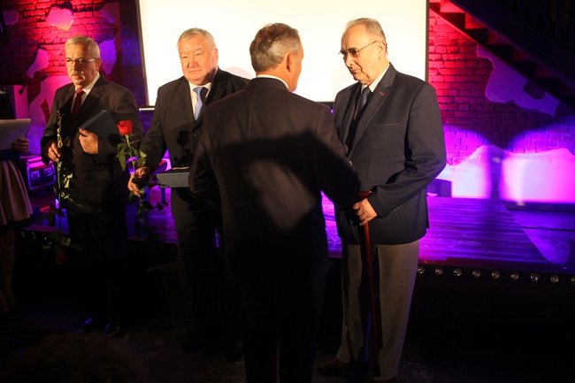 Sukces zawdzięczają ludziom - zdjęcia