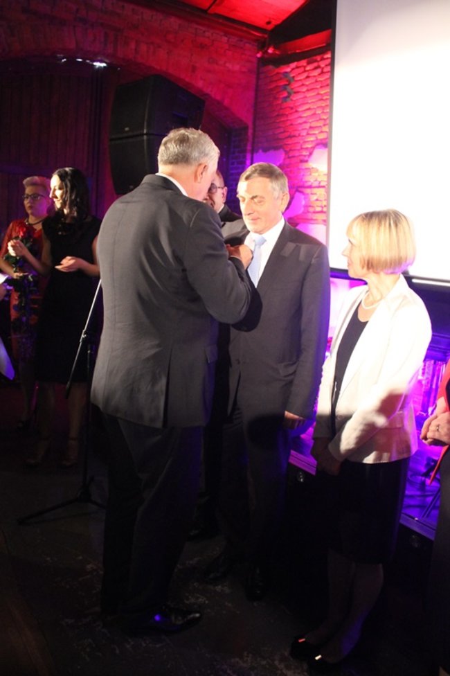 Sukces zawdzięczają ludziom - zdjęcia