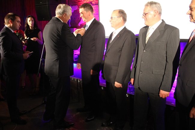 Sukces zawdzięczają ludziom - zdjęcia