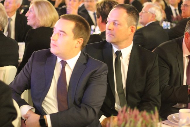 Sukces zawdzięczają ludziom - zdjęcia