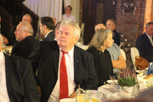 Sukces zawdzięczają ludziom - zdjęcia