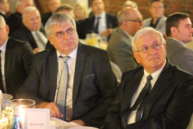 Sukces zawdzięczają ludziom - zdjęcia