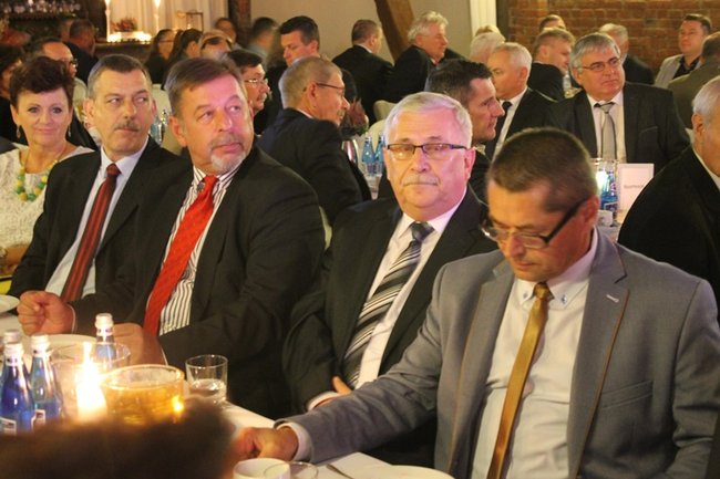 Sukces zawdzięczają ludziom - zdjęcia