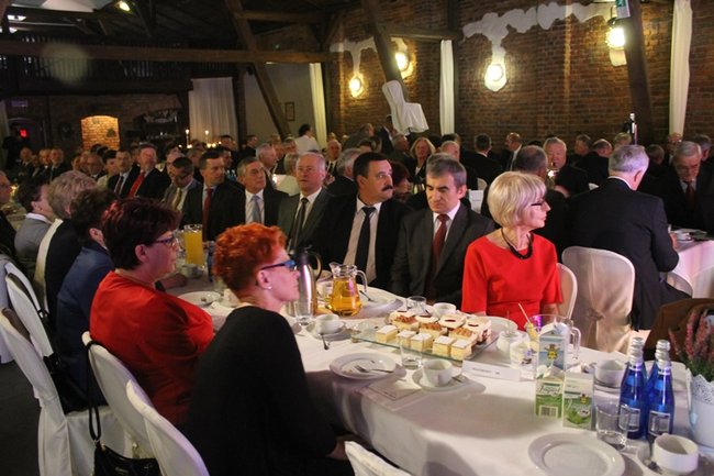 Sukces zawdzięczają ludziom - zdjęcia