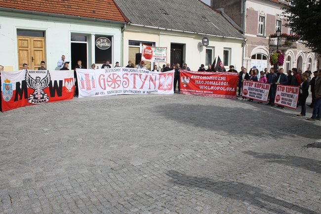 Manifestacja na gostyńskim rynku - zdjęcia
