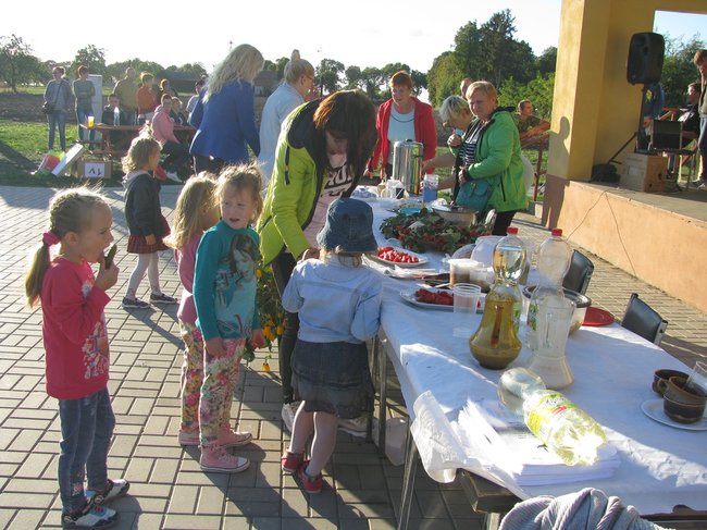 Biesiada wyszła im na zdrowie - zdjęcia