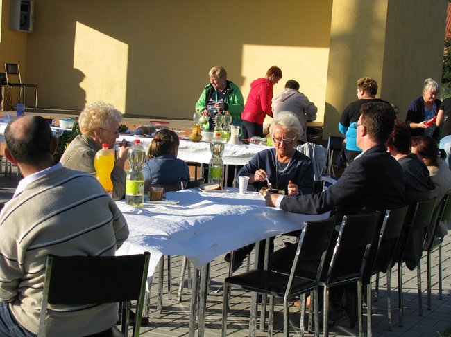 Biesiada wyszła im na zdrowie - zdjęcia