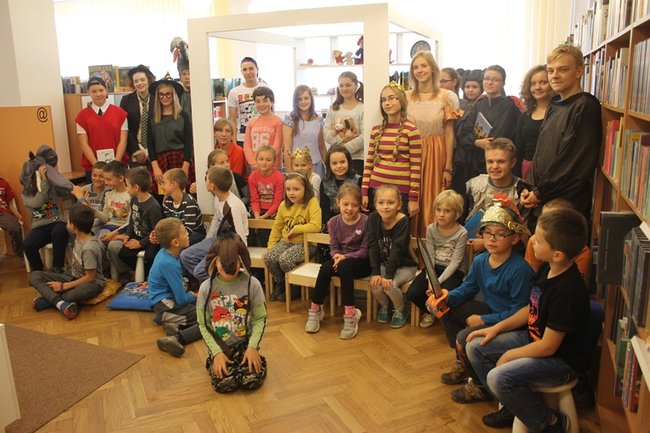 Koń, biedronka i rycerz czytają bajki - zdjęcia
