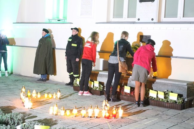 Uczcili pamięć Papieża Polaka - zdjęcia