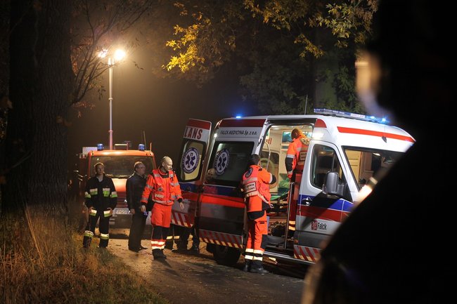 Uderzył w drzewo. Poniósł śmierć na miejscu
